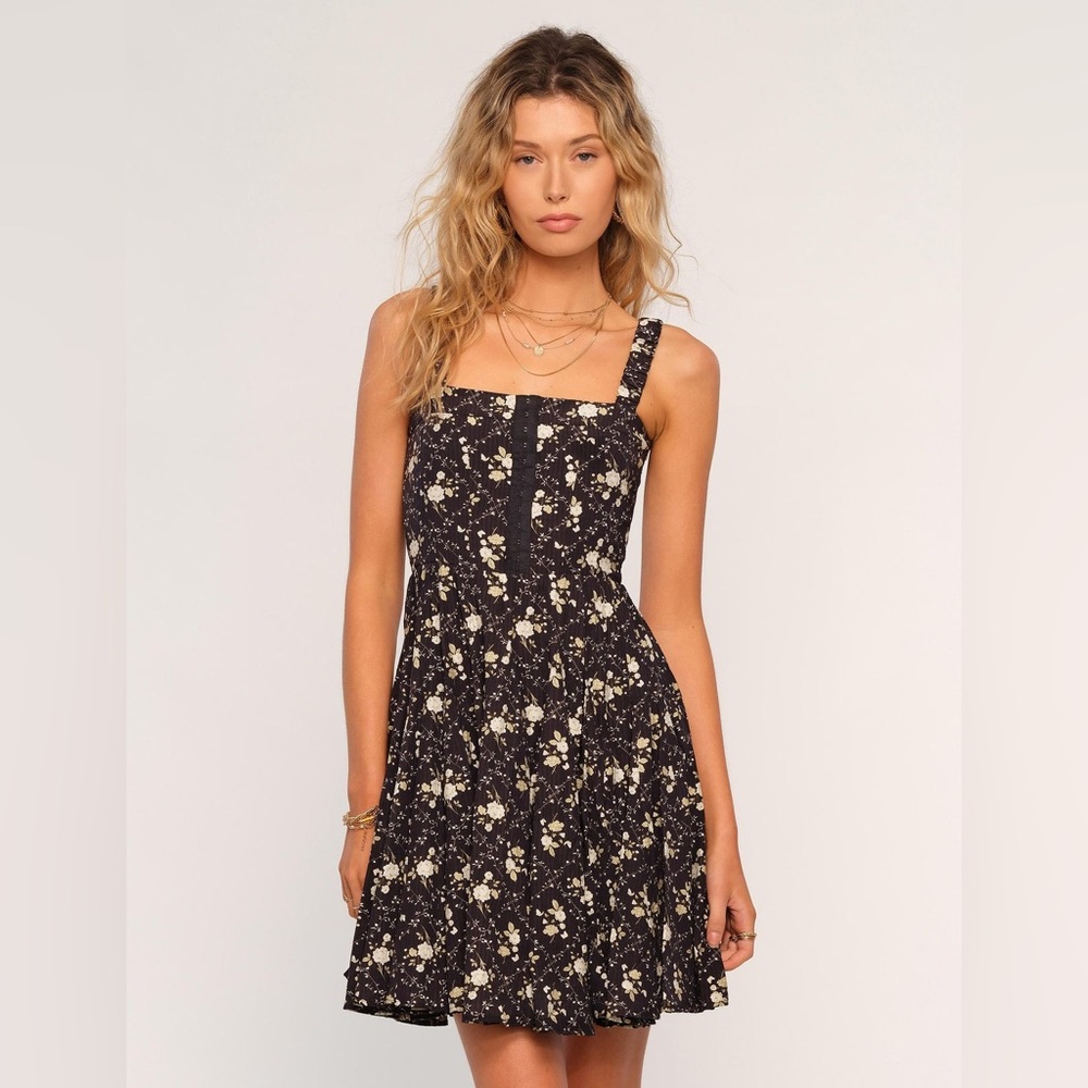 Heartloom X revolve Willa Black and White Floral Mini Dress small